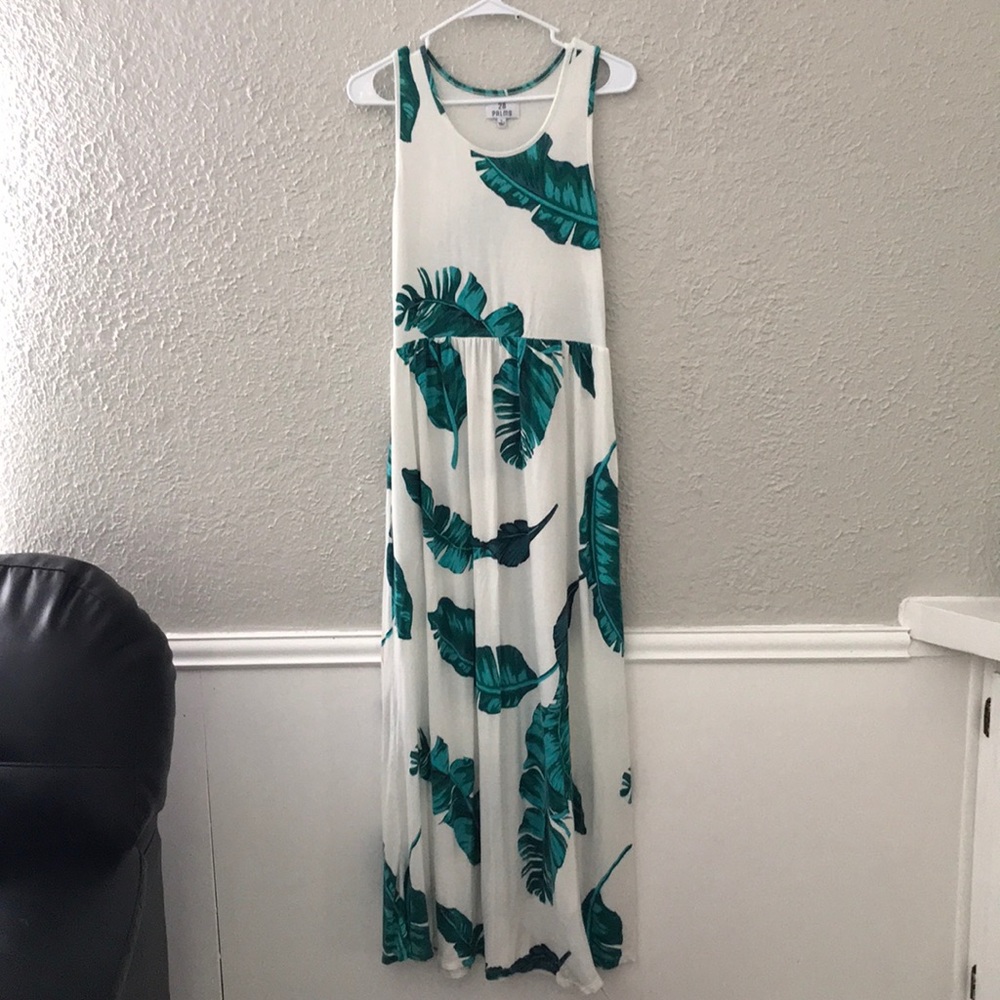 28 Palms maxi dress size small with pockets